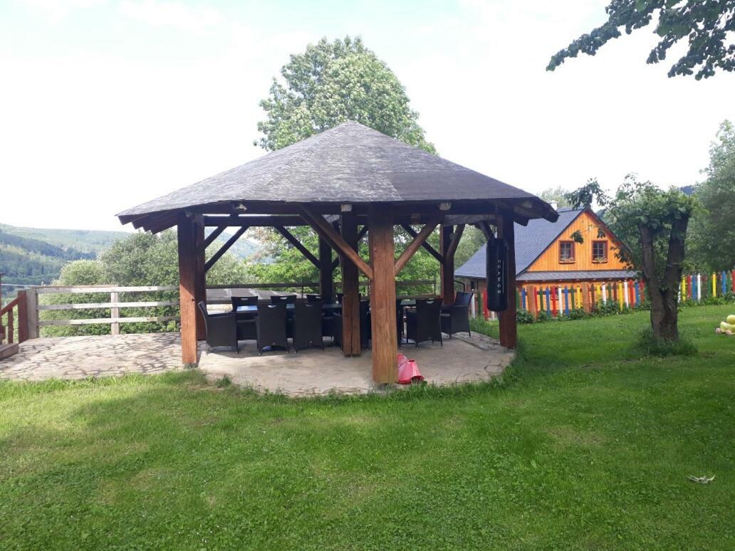 Penzion U Hradilu เวิร์บโน พอด ปราเดเดม ภายนอก รูปภาพ